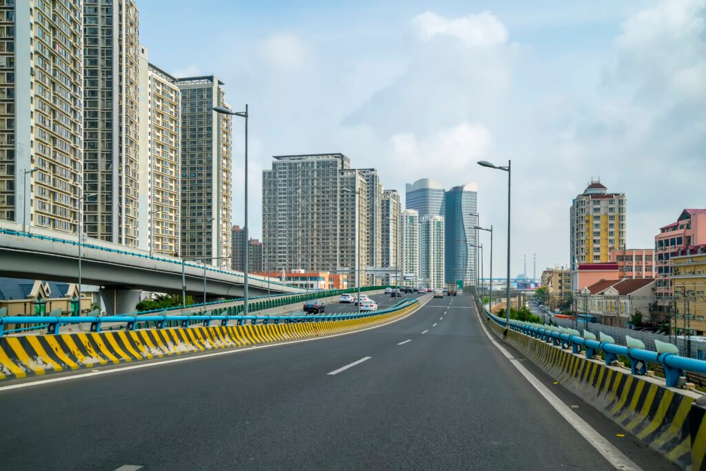 highway facing commercial office space in 136 Noida