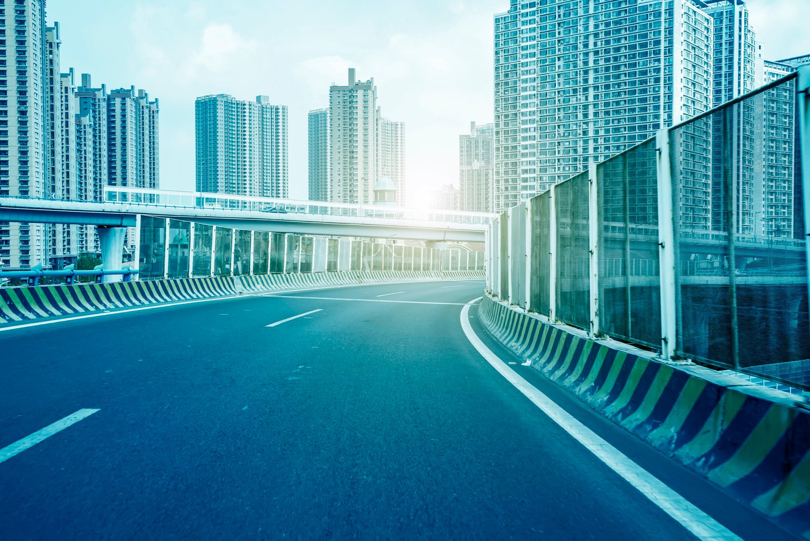 High-rise expressway facing office space sector 136 along Noida Expressway corridor