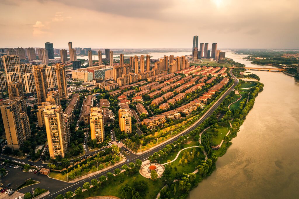 Commercial district view highlighting office rental near Logix Blossom Greens 143 in Noida business corridor.